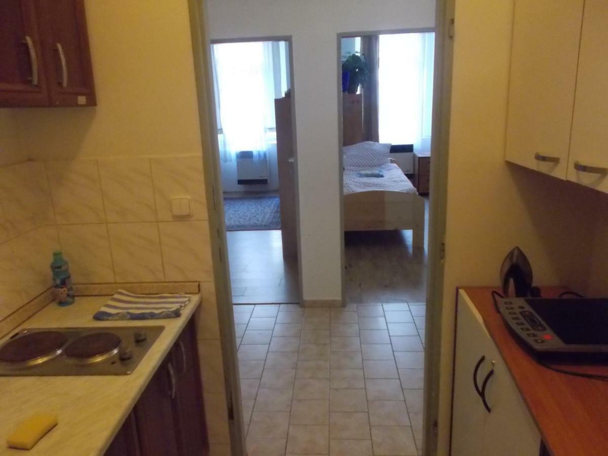 Appartamento 8, Palmovka, Novakovych 31 *